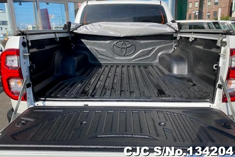 Toyota Hilux in White for Sale Image 4
