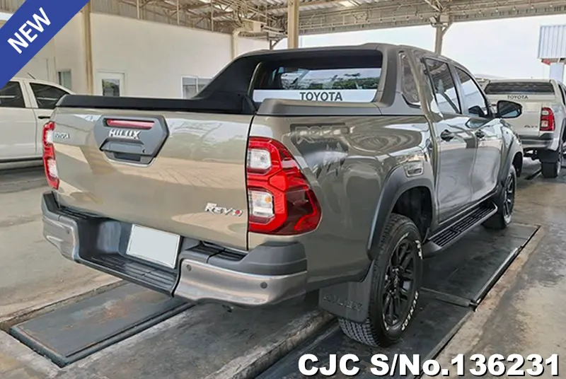 Toyota Hilux in Oxide Bronze Metallic for Sale Image 2