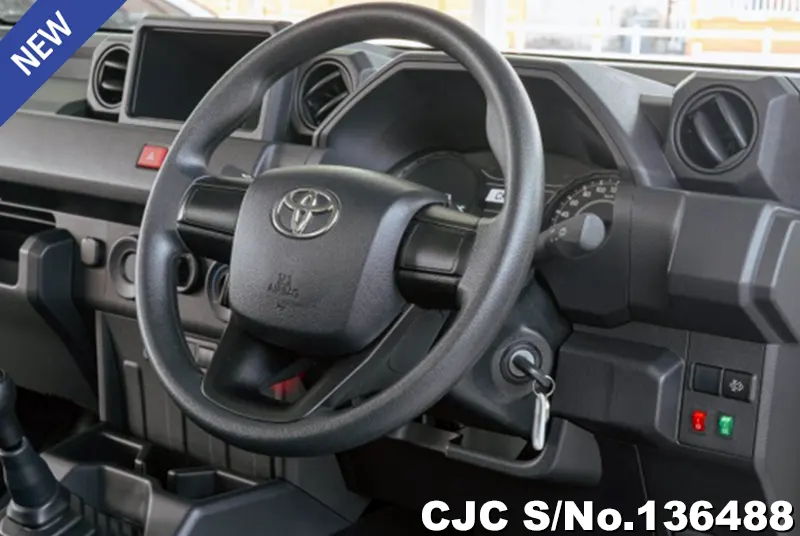 Toyota Hilux in White for Sale Image 4