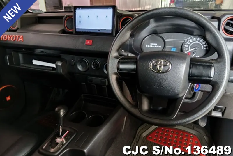 Toyota Hilux in Gray for Sale Image 7