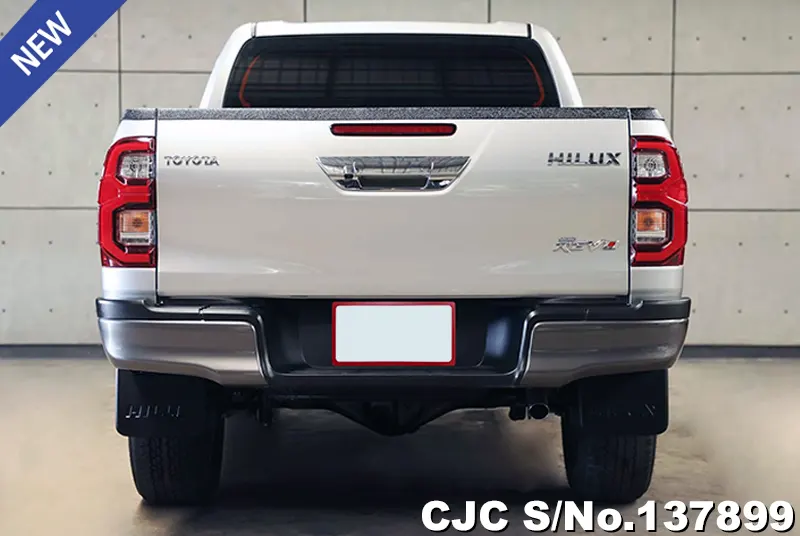 Toyota Hilux in Silver for Sale Image 3