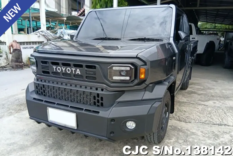 Toyota Hilux in Gray for Sale Image 2