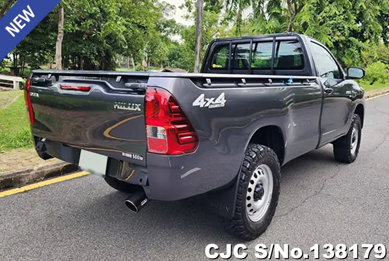 Toyota Hilux in Gray for Sale Image 2