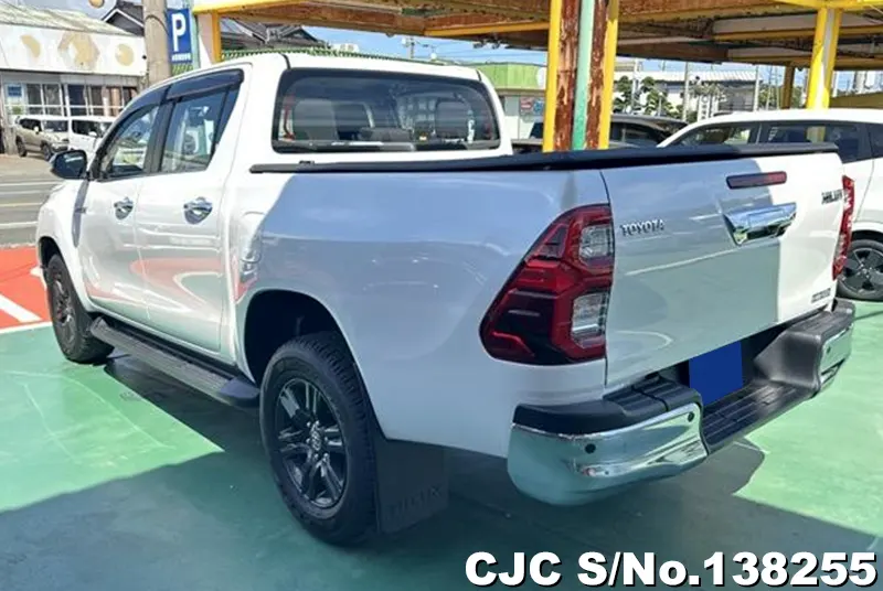 Toyota Hilux in White for Sale Image 1