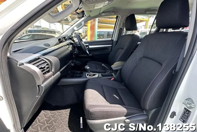 Toyota Hilux in White for Sale Image 8