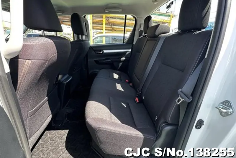 Toyota Hilux in White for Sale Image 9
