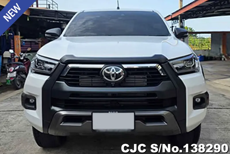 Toyota Hilux in White for Sale Image 4