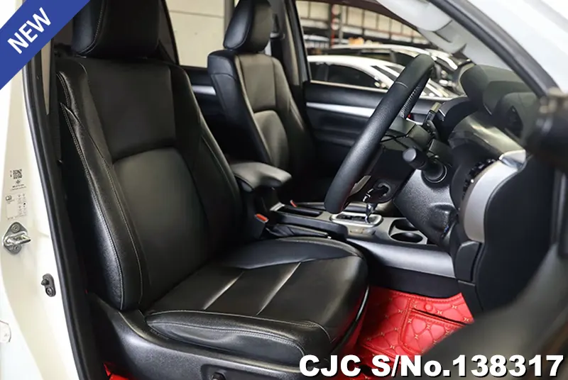 Toyota Hilux in White for Sale Image 8