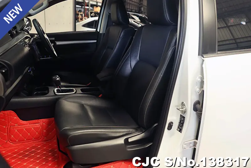 Toyota Hilux in White for Sale Image 9